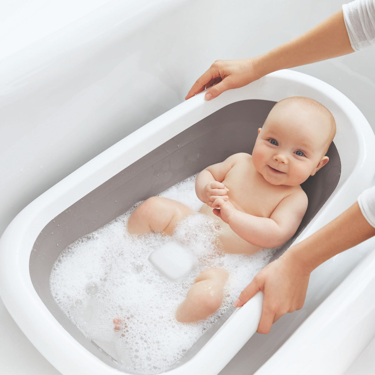 Splash & Store Bathtub